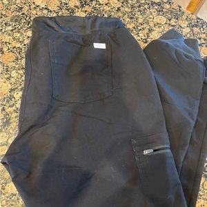 FIGS Zamora Jogger Petite Large